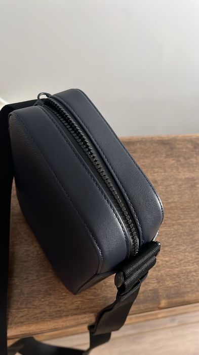 TOMMY HILFIGER бренд продаю сумку