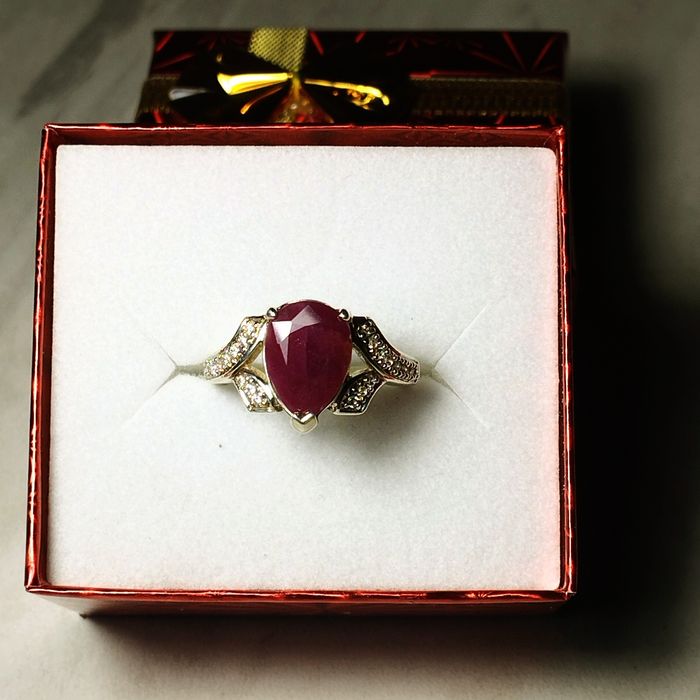 РУБИН+белые топазы