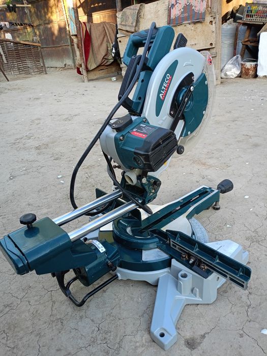 Торцовочная пила Alteco 2200MS