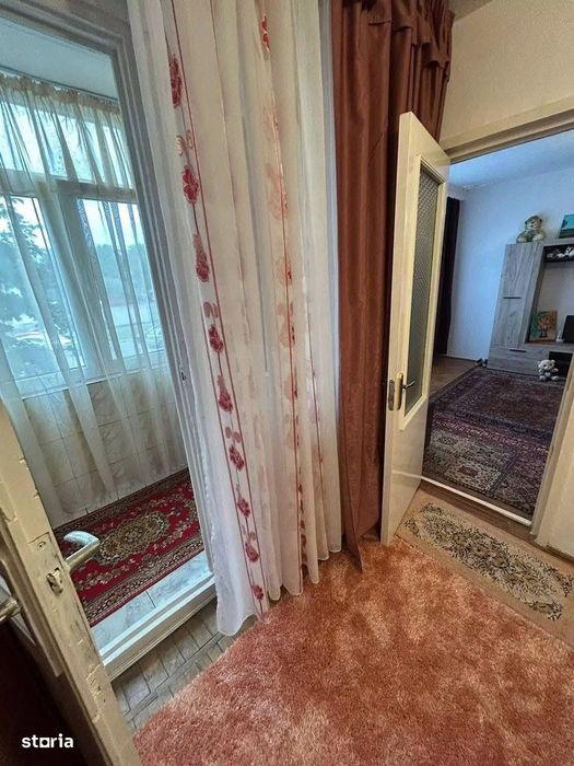 De vanzare apartament 3 camere, etajul 1, mobilat și utilat 49900euro