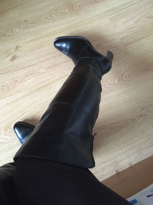Cizme dama, piele, imblanite, cu toc , in conditii foarte bune .