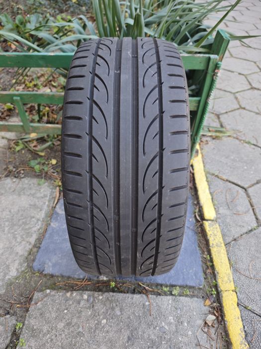 1 брой лятна гума Hankook 225/40/18