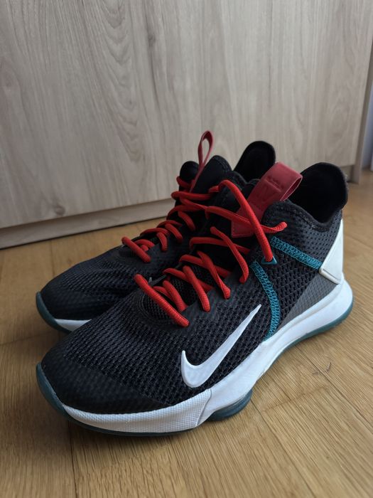 Nike Lebron Witness 4