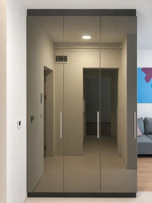 Dulap hol pe comandă, oglindă fumurie, spate PAL – 150 cm