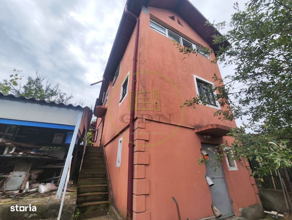 Casa 3 camere, teren 1309 mp, Loc. Pielesti.