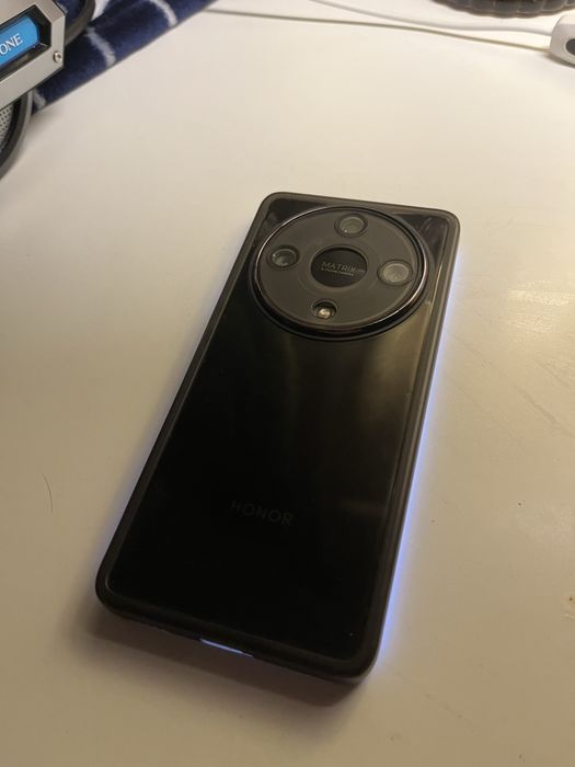 Продам телефон Honor x9b
