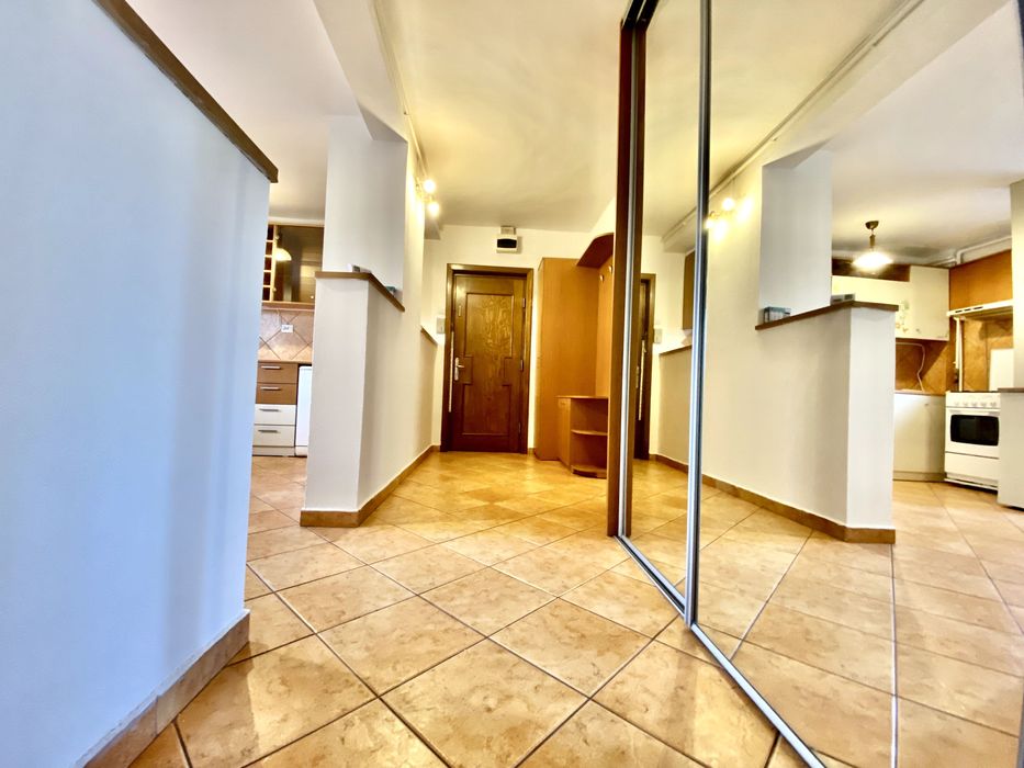 Închiriere apartament 3 camere – Calea București, Micro 12