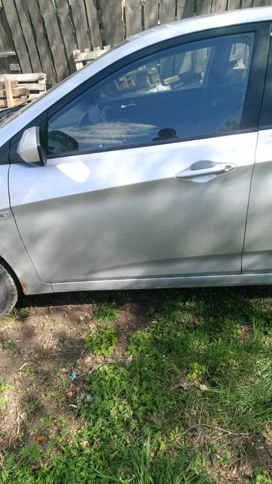 Хундай Акцент Hyundai Accent запчасти Двери крыша лонжероны пороги