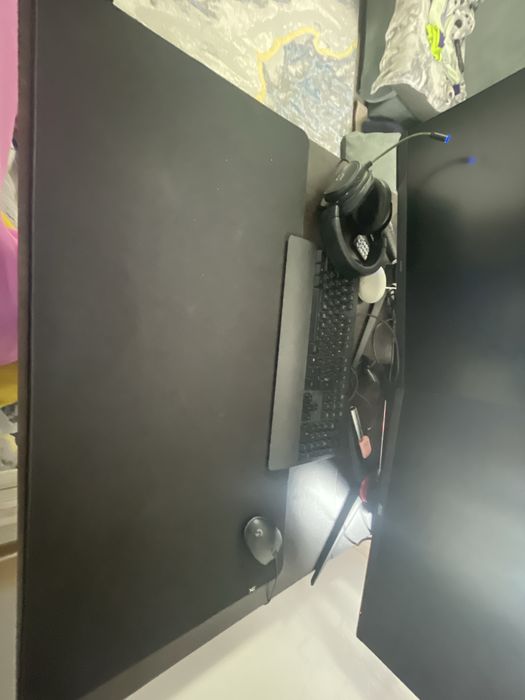 Pc Gaming cu 2 monitoare