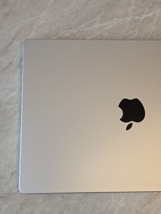 MacBook Pro 14 M5 32/1TB + Nano Display