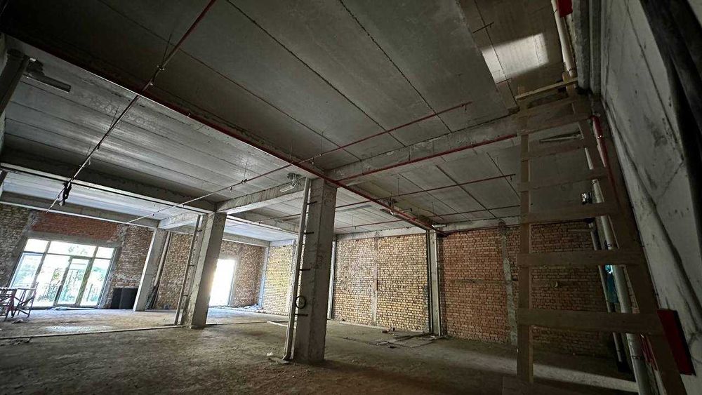 Продается 300 кв.Жк Казахстан Новостройка Офис Кафе 2000 за кв.м