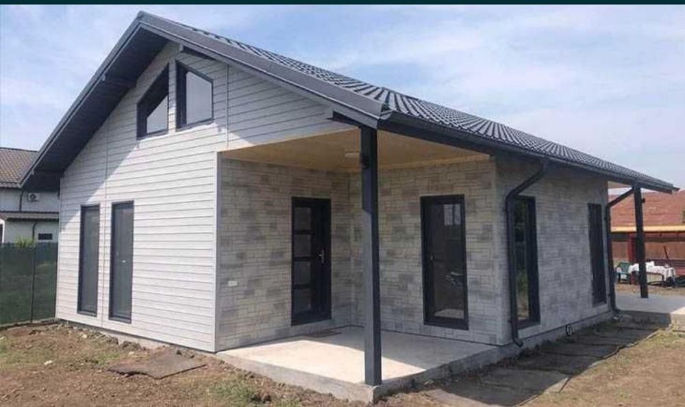 Casa din panou sandwich