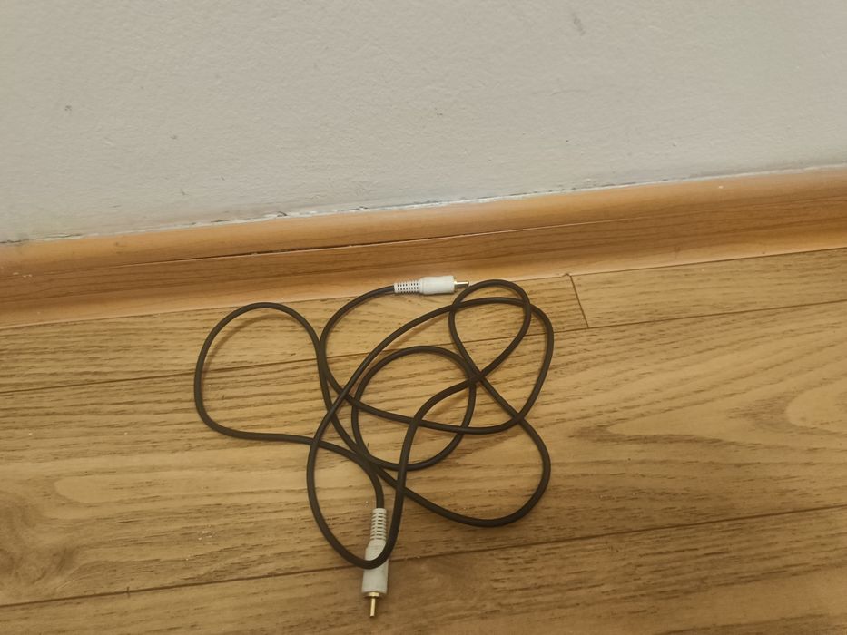 Много разъёмов для устройств.