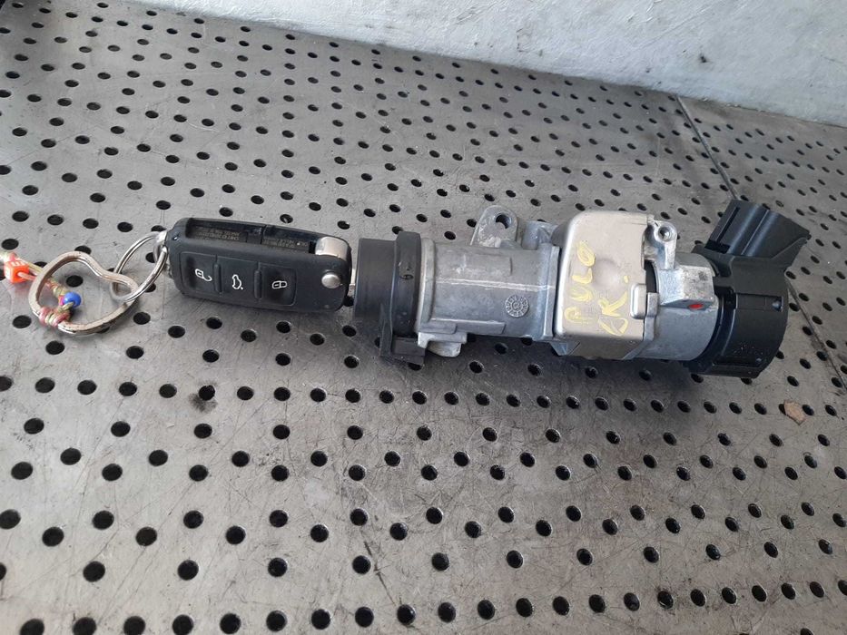 contact auto cu cheie vw polo 6r  6r0905851b