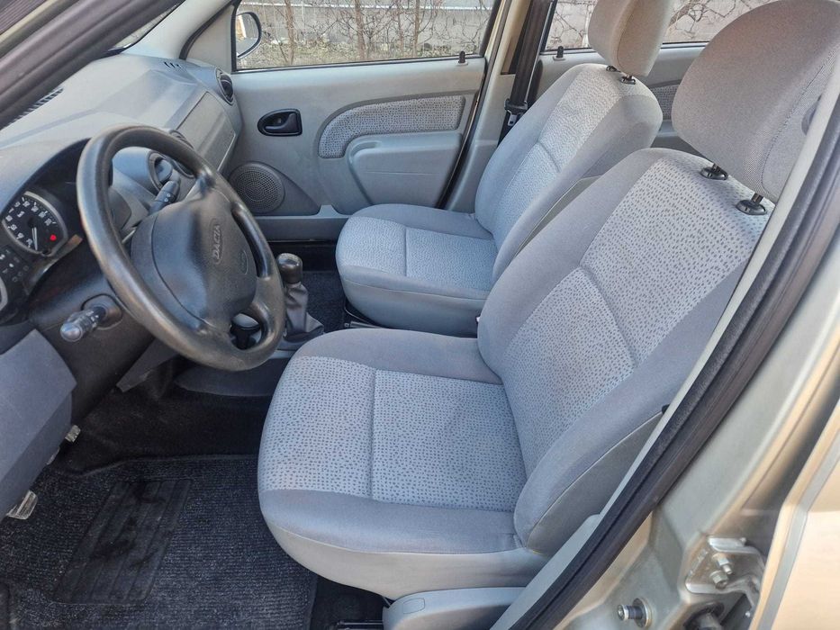 Vand Dacia Logan 2005 cu AC