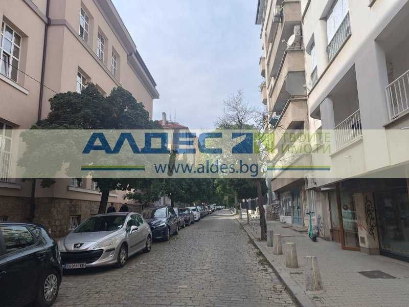 Продава се Тристаен апартамент в София, Център - 55 кв.м за 4521 €/кв.м - Снимка #13