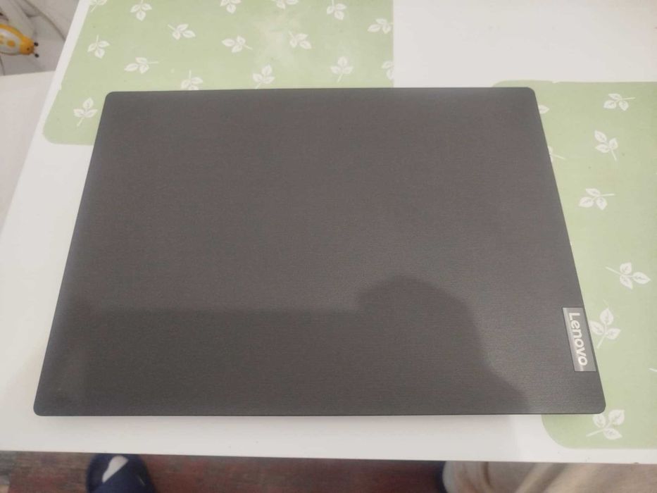 Laptop Lenovo 14 inch 12GB Ram, 256GB NVMe ssd, Ryzen 3