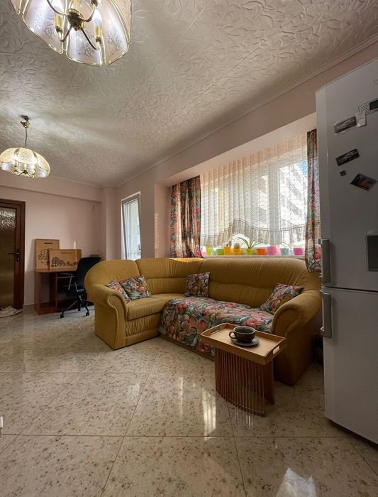 Inchiriez apartament 3 camere