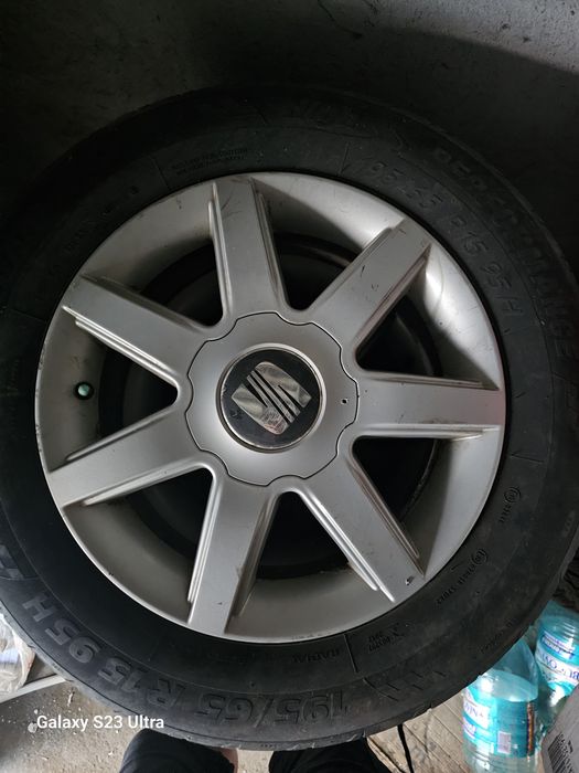 Donez anvelope Tigar 195/65/R15 - Vând set jante aliaj 15" 5x112 Seat VW Skoda Audi