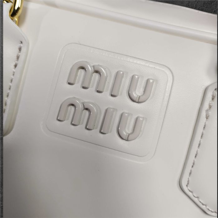 Geanta Miu Miu de piele alba