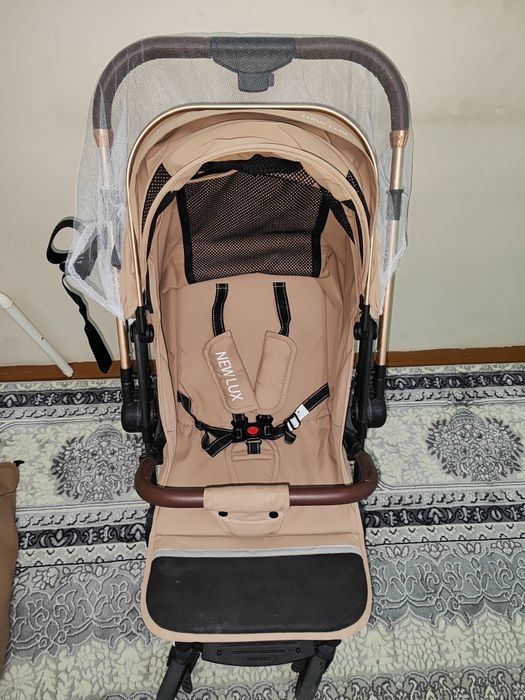 Детская коляска сотилади