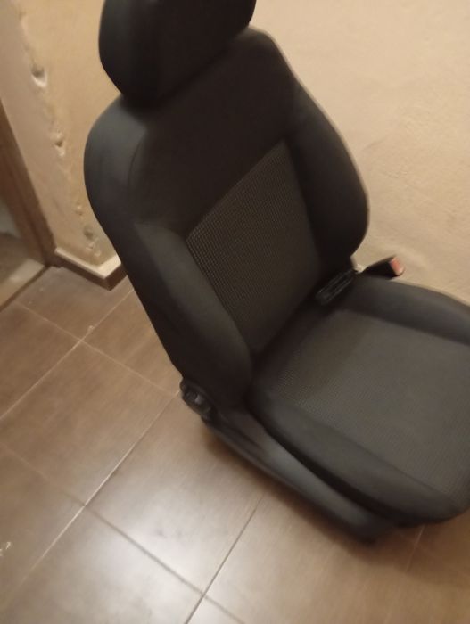 Opel Corsa D, предна дясна седалка