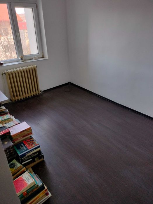Vând apartament 3 camere Brădet
