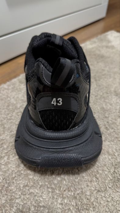 Balenciaga 3 XL noi