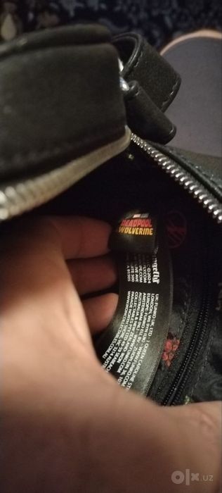 Наплечная сумка бренда Loungefly Marvel