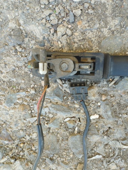 Продам переднюю ручку на Пассат