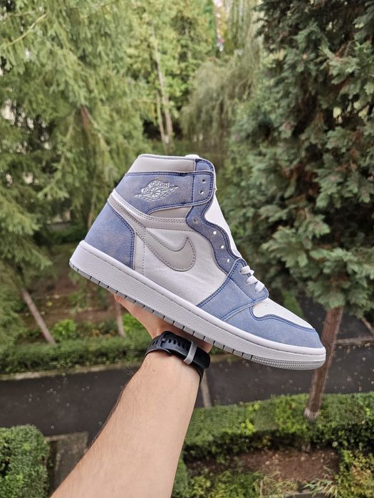 Air Jordan 1 High Hyper Royal 40