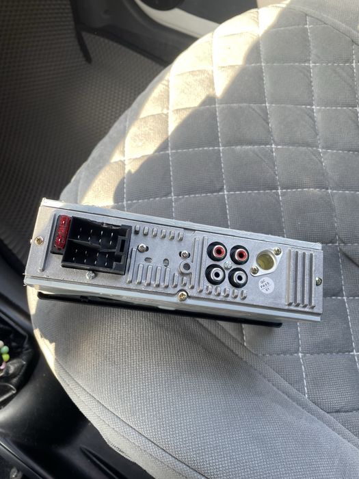 Продам магнитолу с Bluetooth