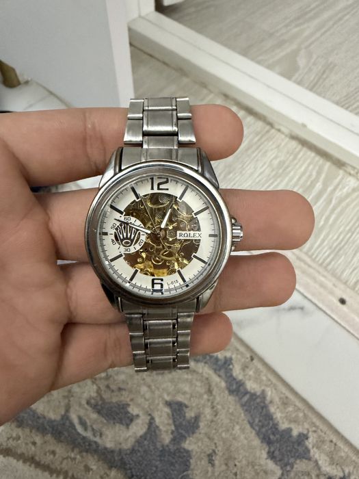 Часы ролех,серый светом