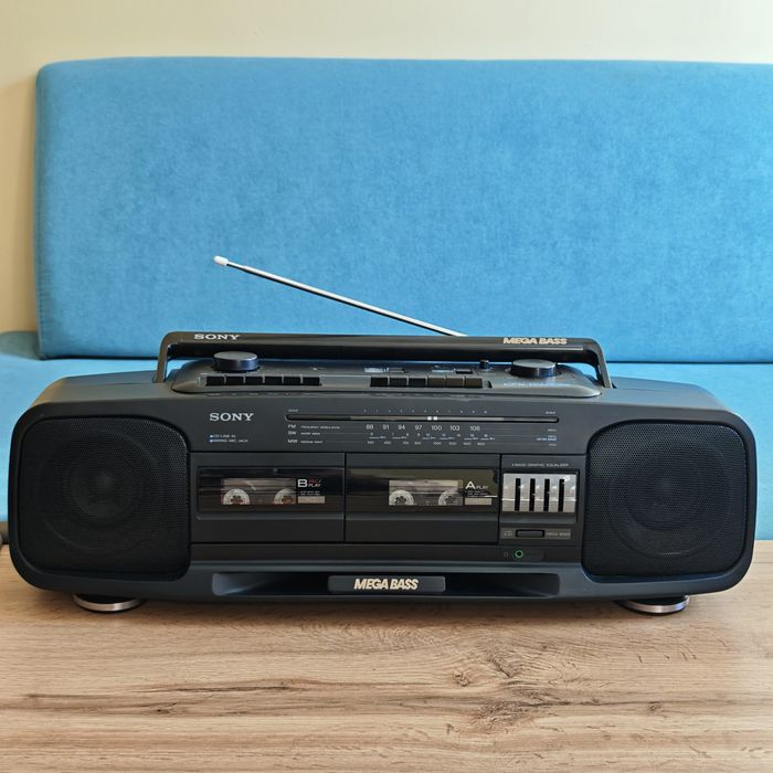 Двукасетъчен радиокасетофон Sony CFS-DW34S