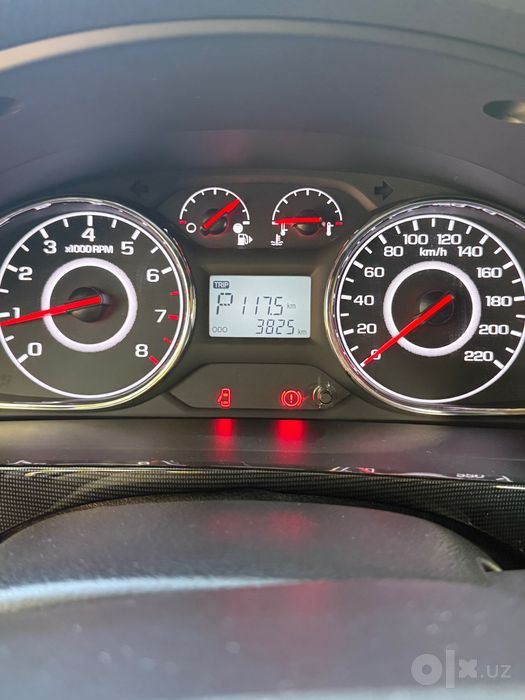 Gentra пробег 3800. Люк есть