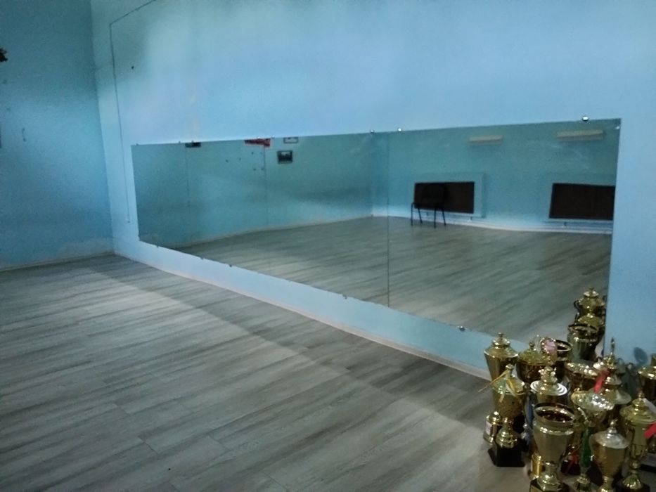 Айна сатылады. Үлкен және кіші бөліктенген