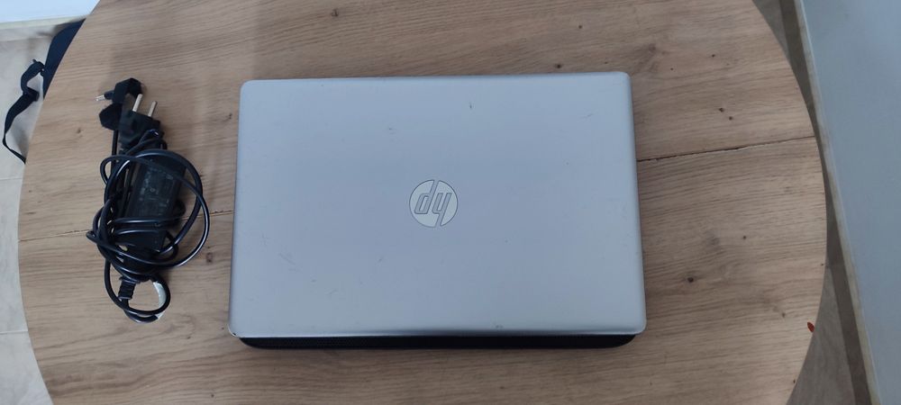 Vând laptop HP 15 cu cooler
