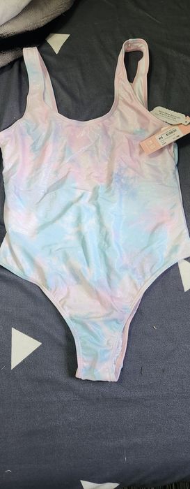 Costum de baie intreg