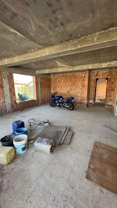 Casă la roșu, în construcție | Vetis-Satu Mare