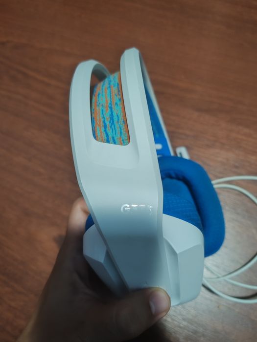 Casti logitech g335