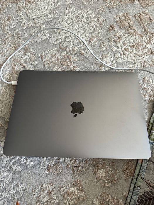 Продаю Apple MacBook Pro на чипе M2