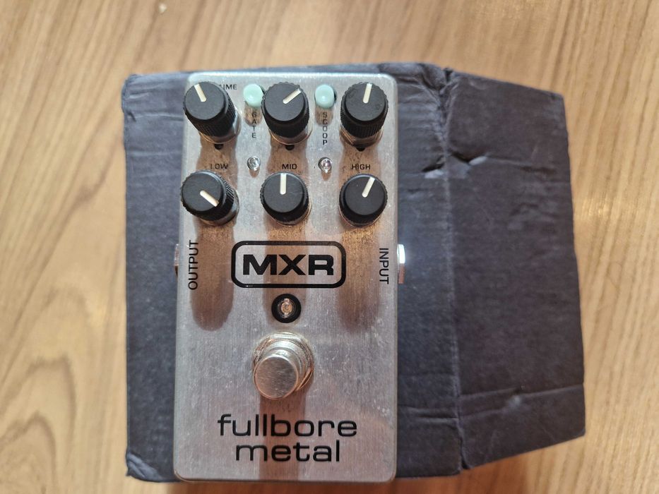 Eфект за китара - дисторшън MXR Fullbore Metal Distortion M116
