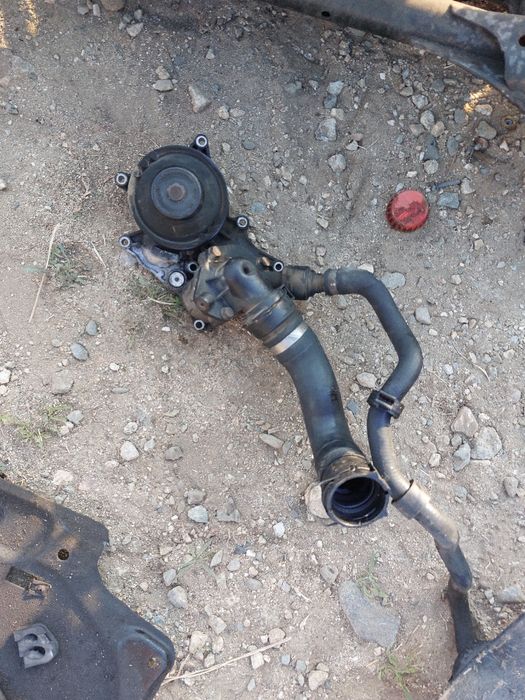 Водна помпа Ф30 ф31 бмв 3.0д 258кс n57 bmw f30 f31 3.0d