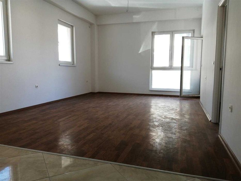 Дава се под наем Двустаен апартамент в Бургас, Изгрев - 62 кв.м за 153 € - Снимка #4