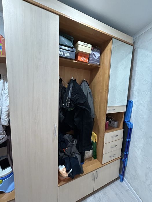 Продам прихожая недорого