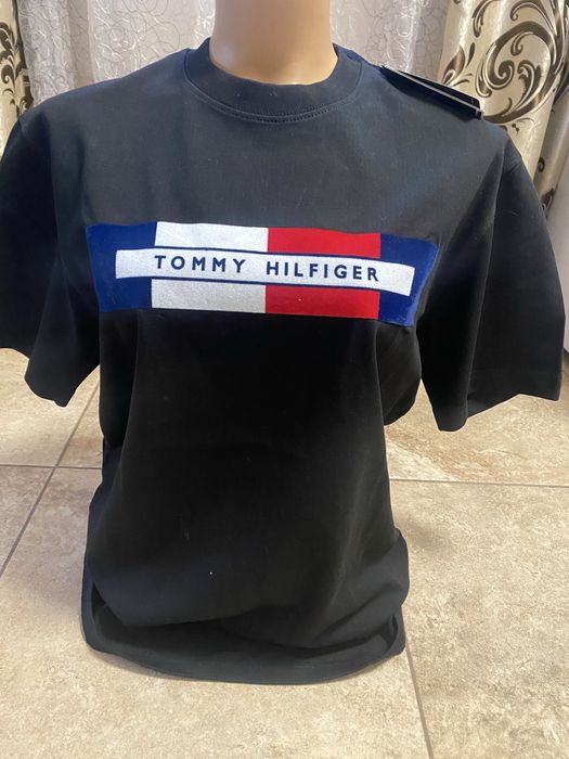 Tricou unisex, diferite marimi, pret pr bucata