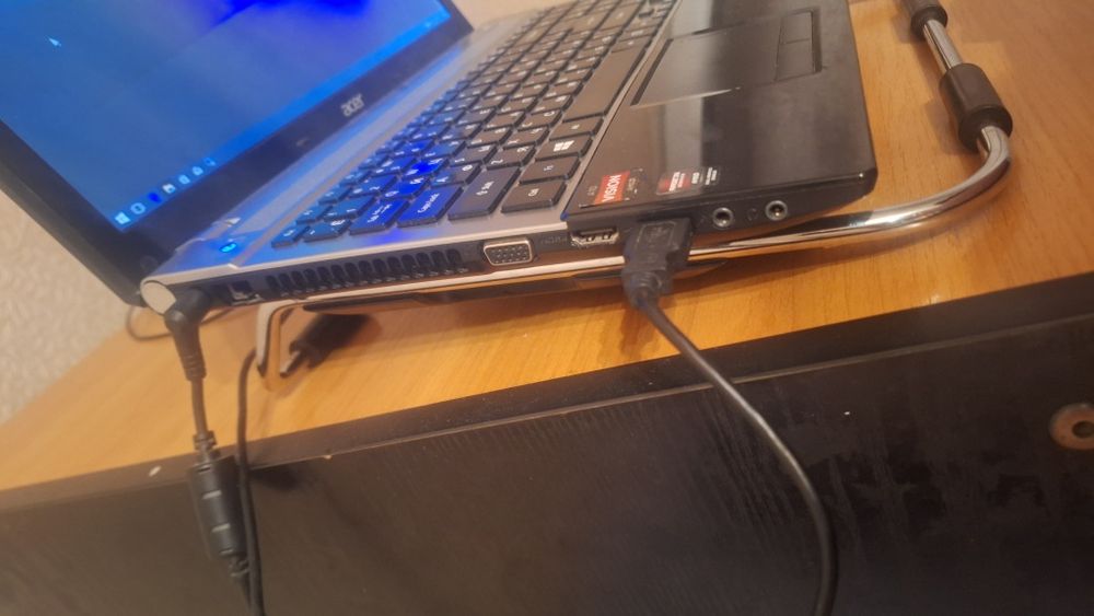 Acer Aspire  v3 - 551g