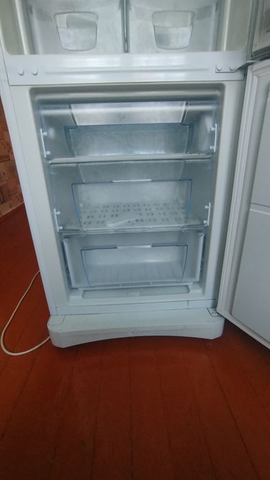 Продам холодильник