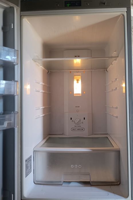 LG Холодильник жақсы күйде