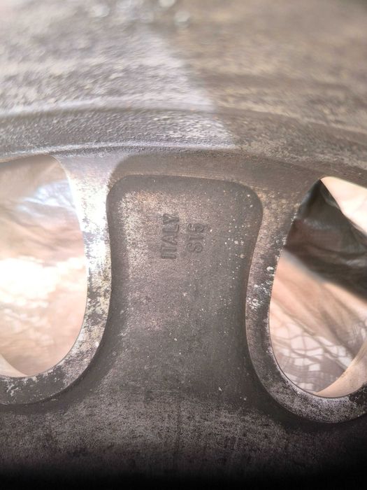 Алуминиеви джанти 17 за audi. Гумите не са благоприятни за ползване и няма да са част от сделката. Тел. 0877044228
